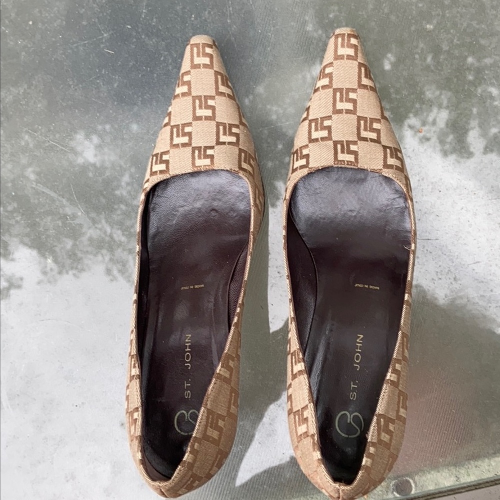 St. John pumps size 8